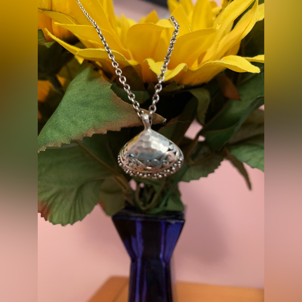 Lois Hill Sterling Silver Shell Necklace Lois Hill Sterling Silver Shell Necklace